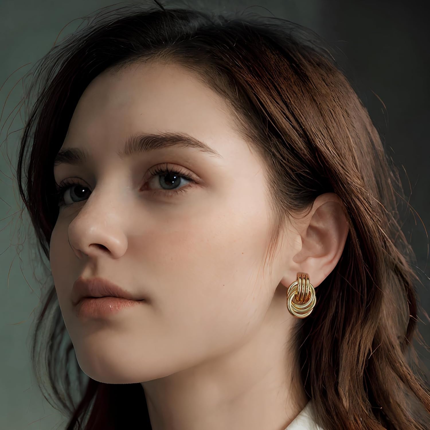 Aretes Chunky para Mujer – Aretes Geométricos Tipo Nudo y Círculo, Modernos y Elegantes